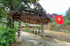 [Photo] Những chiếc cổng độc nhất vô nhị ở Sin Suối Hồ