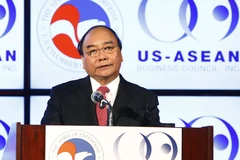 Thủ tướng Nguyễn Xuân Phúc dự và phát biểu tại Tiệc tối do Phòng Thương mại Hoa Kỳ và Hội đồng kinh doanh ASEAN- Hoa Kỳ chủ trì. (Ảnh: Thống Nhất/TTXVN)
