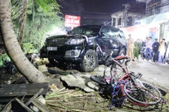 Hải Phòng: Ôtô mất lái lao vào chợ “cóc,” 3 người thương vong 