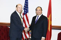Thủ tướng Nguyễn Xuân Phúc tiếp Bộ trưởng Thương mại Hoa Kỳ Wilbur Ross. (Ảnh: Thống Nhất/TTXVN)