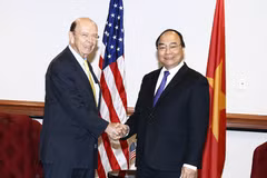 Thủ tướng Nguyễn Xuân Phúc tiếp Bộ trưởng Thương mại Hoa Kỳ Wilbur Ross. (Ảnh: Thống Nhất/TTXVN)