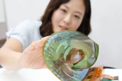 LG phát triển màn hình dẻo, trong suốt 77 inch đầu tiên trên thế giới