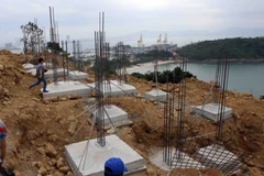 Các phần móng biệt thự xây dựng trái phép khi chưa được cấp giấy phép xây dựng tại dự án Khu du lịch Sinh thái Biển Tiên Sa, tại bán đảo Sơn Trà (Đà Nẵng). (Ảnh: Trần Lê Lâm/TTXVN)