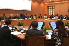 Chủ tịch Ủy ban Nhân dân thành phố Hà Nội Nguyễn Đức Chung phát biểu tại buổi tọa đàm. (Ảnh: Văn Cảnh/TTXVN)