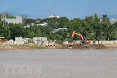 Dự án xây dựng đê kè sông Dinh khu vực huyện Ninh Phước, Ninh Thuận. (Ảnh: Công Thử/TTXVN)