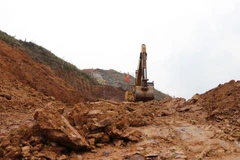 Thi công tại khu vực mở rộng Nhà máy Thủy điện Hòa Bình. (Ảnh: Thanh Hải/TTXVN)