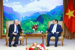 Thủ tướng Phạm Minh Chính tiếp Bộ trưởng Ngoại giao Brazil Mauro Vieira. (Ảnh: Dương Giang/TTXVN)