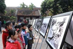 Triển lãm ảnh đen trắng về đất nước, con người Việt Nam