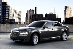 Chrysler báo lỗi một số xe đời 2013 do vấn đề hộp số