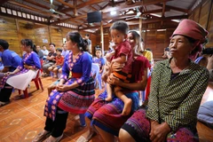 Người dân theo đạo Tin lành ở huyện Phong Thổ, tỉnh Lai Châu. (Ảnh: Nhật Anh/TTXVN)