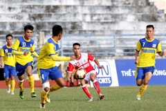 Đội U21 Đồng Tháp (áo vàng) có tới 11 cầu thủ bán độ với số tiền lên tới 150 triệu đồng. (Ảnh: VFF) 