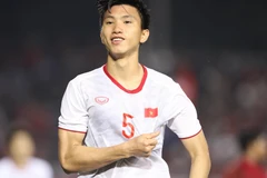 Đoàn Văn Hậu kêu gọi người hâm mộ bóng đá tích cực hơn nữa, chung tay cùng Chính phủ chống dịch. (Ảnh: Nguyên An/Vietnam+)