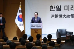 Tổng thống Hàn Quốc Yoon Suk-yeol phát biểu tại Đại học Keio ở Tokyo, Nhật Bản ngày 17/3/2023. (Ảnh: Yonhap/TTXVN)