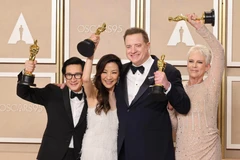 "Phim xuất sắc nhất" - giải thưởng quan trọng nhất của Oscar 2023 - đã thuộc về "Everything Everywhere All at Once" (Cuộc chiến đa vũ trụ). (Ảnh: Getty Images).