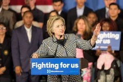 Cựu Ngoại trưởng Mỹ Hillary Clinton phát biểu vận động bầu cử ở Texas. (Nguồn: AFP)