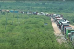 Phát hoảng với vụ tắc đường dài 50km trong 3 ngày liền ở Kenya