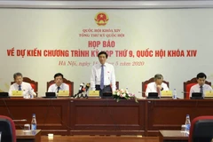 Tổng Thư ký, Chủ nhiệm Văn phòng Quốc hội Nguyễn Hạnh Phúc chủ trì họp báo. (Ảnh: Văn Điệp/TTXVN)