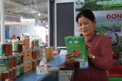 Các sản phẩm OCOP tỉnh Cà Mau. (Ảnh: Kim Há/TTXVN)