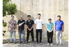 Các đối tượng bị bắt giữ. (Ảnh: Công Tường/TTXVN)