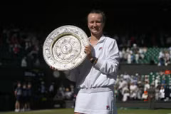 Krejcikova nhận danh hiệu vô địch đơn nữ Wimbledon 2024. (Nguồn: Getty).