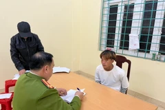 Đối tượng Hờ A Dúa tại cơ quan công an. (Ảnh: TTXVN phát)