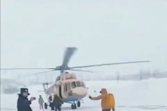 Một số du khách đã được sơ tán bằng trực thăng. (Nguồn: Reuters)
