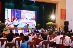 Điểm cầu thành phố Nha Trang kết nối với điểm cầu xã Sinh Tồn, huyện Trường Sa. (Ảnh: Tiên Minh/TTXVN)