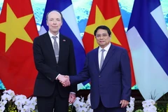 Thủ tướng Phạm Minh Chính hội kiến Chủ tịch Quốc hội Phần Lan Jussi Halla-aho. (Ảnh: Dương Giang/TTXVN)