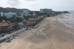 Bãi tắm Long Hải-Dinh Cô huyện Long Điền đảm bảo cơ sở hạ tầng xanh-sạch-an toàn chuẩn bị đón khách dịp lễ 2/9. (Ảnh: Huỳnh Sơn/TTXVN)