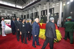 Đoàn Cộng hòa Cuba do đồng chí Esteban Lazo Hernández, Ủy viên Bộ Chính trị, Chủ tịch Quốc hội Chính quyền nhân dân Cuba làm Trưởng đoàn, viếng Tổng Bí thư Nguyễn Phú Trọng. (Ảnh: TTXVN)