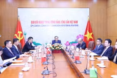 Quang cảnh hội đàm trực tuyến. (Ảnh: Phương Hoa/TTXVN)