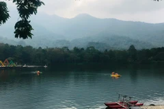 Ủy ban Nhân dân cấp xã thực hiện quản lý phương tiện phục vụ vui chơi, giải trí dưới nước được miễn đăng ký. (Ảnh minh họa. Nguồn: Vietnam+)