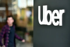 Biểu tượng của Hãng xe công nghệ Uber tại trụ sở công ty ở San Francisco, California, Mỹ. (Ảnh: AFP/TTXVN)