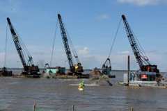 Động thổ một dự án lấn biển xây dựng đô thị ở Kiên Giang. (Nguồn: TTXVN)