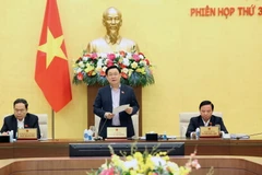 Chủ tịch Quốc hội Vương Đình Huệ phát biểu bế mạc phiên họp. (Ảnh: Nhan Sáng/TTXVN)