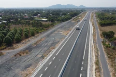 Tuyến cao tốc Cam Lâm-Vĩnh Hảo. (Ảnh: Hoàng Hiếu/TTXVN)