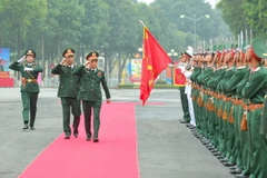 Đại tướng Phan Văn Giang, Bộ trưởng Bộ Quốc phòng duyệt đội danh dự Bộ Tư lệnh Quân đoàn 12. (Ảnh: TTXVN phát)