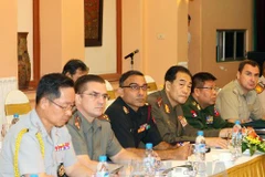 Đoàn Tùy viên quân sự các nước thăm Bộ Tư lệnh Thủ đô