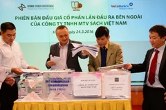 Chủ tịch Ủy ban Chứng khoán Nhà nước, ông Vũ Bằng phát biểu tại Lễ công bố 10 sự kiện chứng khoán nổi bật năm 2016. (Ảnh: PV/Vietnam+)