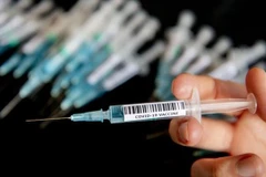 [Video] Đức: Nghi vấn đánh tráo vaccine COVID-19 bằng nước muối