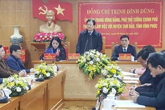 Phó Thủ tướng Trịnh Đình Dũng phát biểu tại buổi làm việc với lãnh đạo huyện Tam Đảo. (Ảnh: Nguyễn Trọng Lịch/TTXVN)