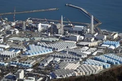 Các bể nước thải có chứa phóng xạ đã qua xử lý tại nhà máy điện hạt nhân Fukushima Daiichi, Nhật Bản, ngày 8/1/2021. (Nguồn: Kyodo/TTXVN)