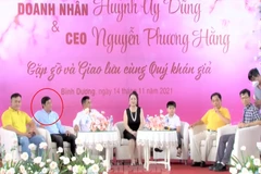 Các khách mời trong buổi livestream của bà Phương Hằng ngày 14/11. (Nguồn: tienphong.vn)