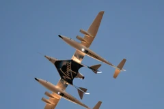 Tàu vũ trụ thương mại SpaceShipTwo trong chuyến bay thử nghiệm tại Mojave, California, Mỹ, ngày 13/12/2018. (Ảnh: AFP/TTXVN)
