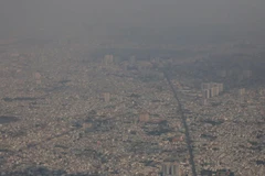 Ô nhiễm không khí tại Thành phố Hồ Chí Minh (ảnh chụp lúc 13 giờ 20 phút ngày 23/1/2021). (Ảnh: Ngọc Hà/TTXVN)