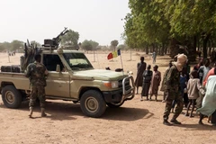 Binh sỹ CH Chad được triển khai tại khu vực Koundoul, cách thủ đô N'Djamena 25km. (Ảnh: AFP/ /TTXVN)