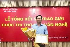 [Video] BTC nói gì về bài thơ gây tranh cãi 'Mẹ tôi chửi kẻ trộm?'