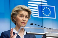 Chủ tịch Ủy ban châu Âu (EC) Ursula von der Leyen phát biểu tại cuộc họp báo ở Brussels, Bỉ ngày 26/2/2021. (Ảnh: THX/TTXVN)