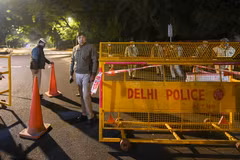 Cảnh sát phong tỏa một tuyến phố gần Đại sứ quán Israel ở thủ đô New Delhi, Ấn Độ sau vụ nổ ngày 29/1/2021. (Ảnh: AFP/TTXVN)
