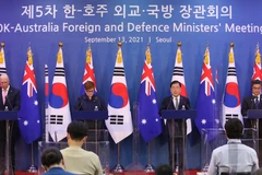 (Từ trái sang): Bộ trưởng Quốc phòng Peter Dutton và Ngoại trưởng Marise Payne của Australia cùng Ngoại trưởng Chung Eui-yong và Bộ trưởng Quốc phòng Suh Wook của Hàn Quốc tại cuộc họp báo chung sau cuộc đối thoại 2+2 ở Seoul, Hàn Quốc, ngày 13/9/2021. (Ả